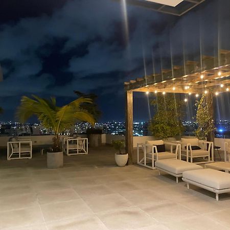 Piantini'S Skylight Apartment ซานโตโดมิงโก ภายนอก รูปภาพ