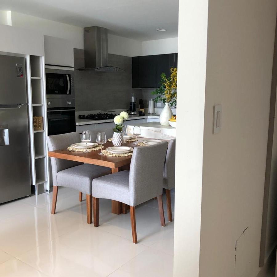 Piantini'S Skylight Apartment ซานโตโดมิงโก ภายนอก รูปภาพ