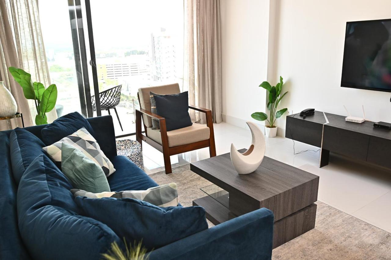 Piantini'S Skylight Apartment ซานโตโดมิงโก ภายนอก รูปภาพ