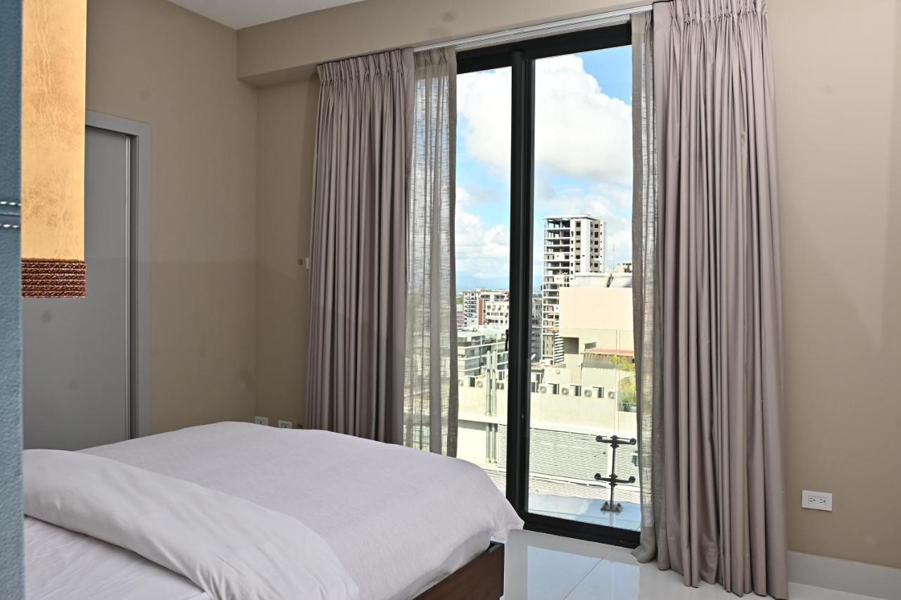Piantini'S Skylight Apartment ซานโตโดมิงโก ภายนอก รูปภาพ